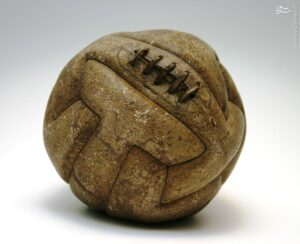 اولین توپ والیبال